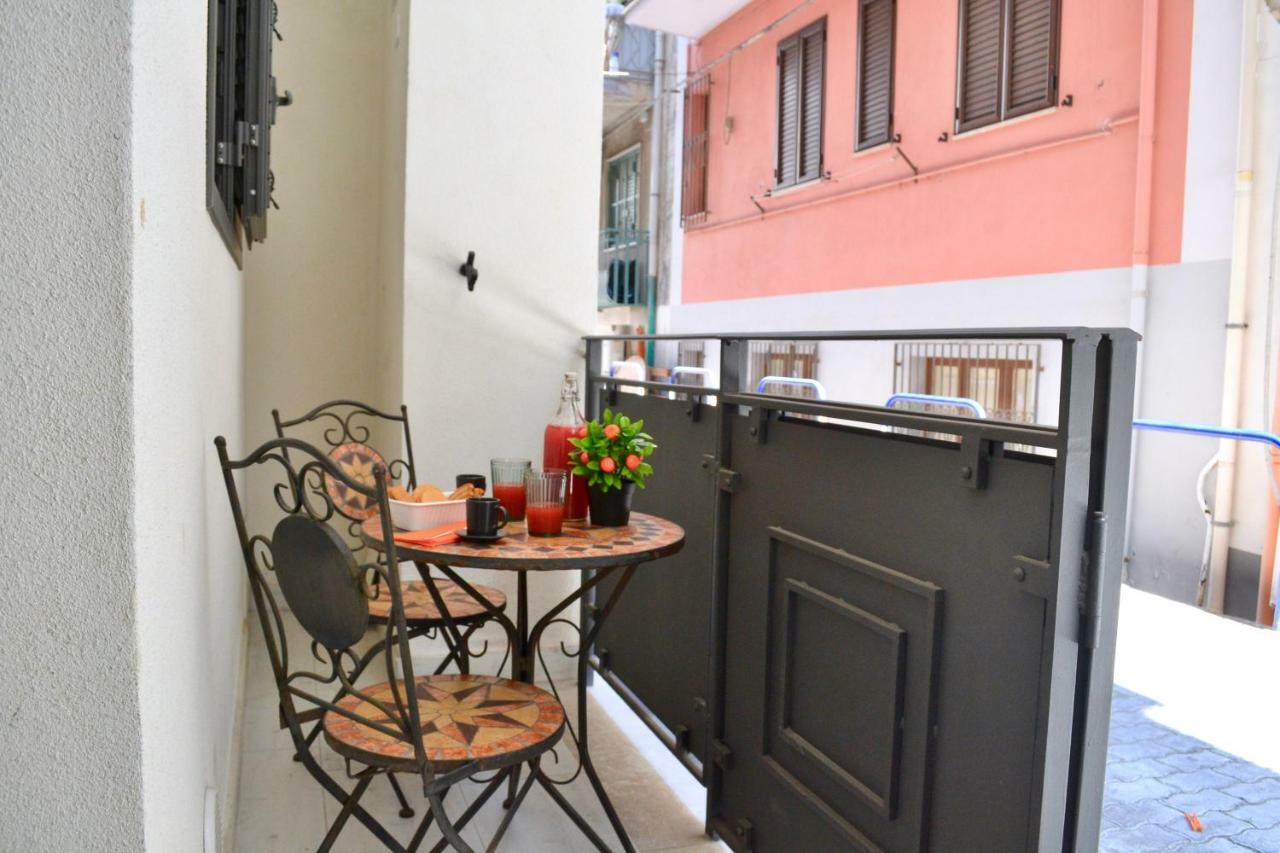 I Pupi - Sicilian Apartment Джардини-Наксос Экстерьер фото